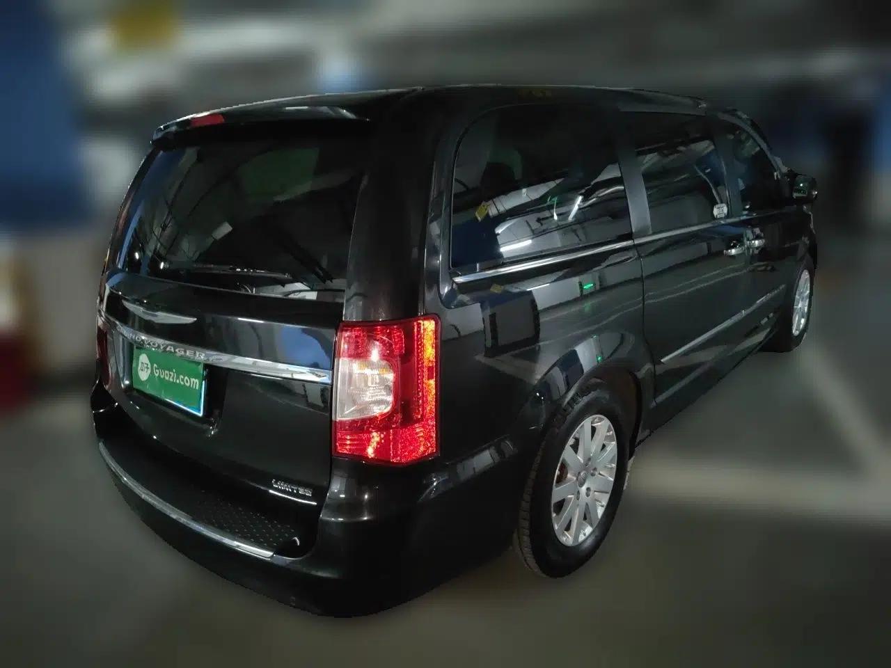 Chrysler Grand Voyager 2013 3.6L Luxury Edition — миниатюра 6