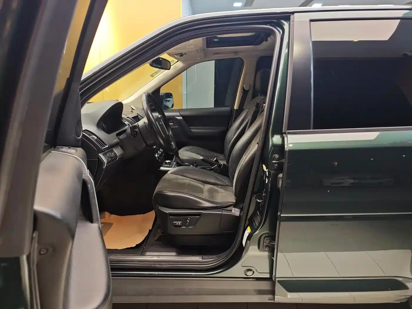 Freelander 2 2011 2.2T SD4 SE Diesel — миниатюра 13