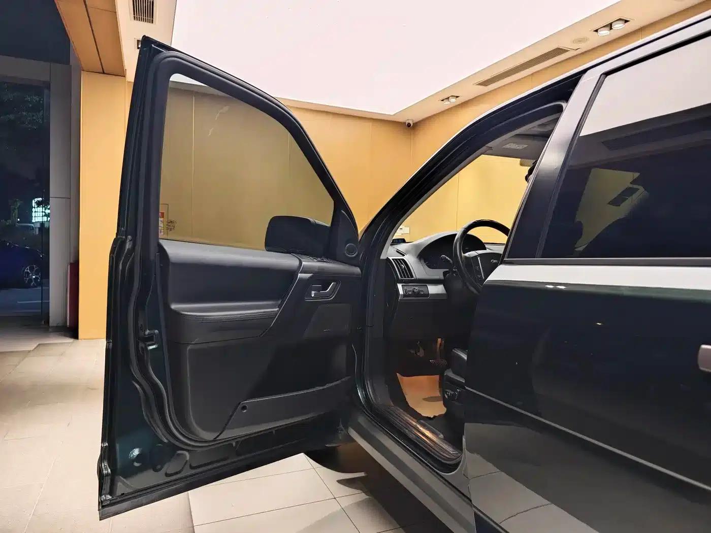 Freelander 2 2011 2.2T SD4 SE Diesel — миниатюра 7