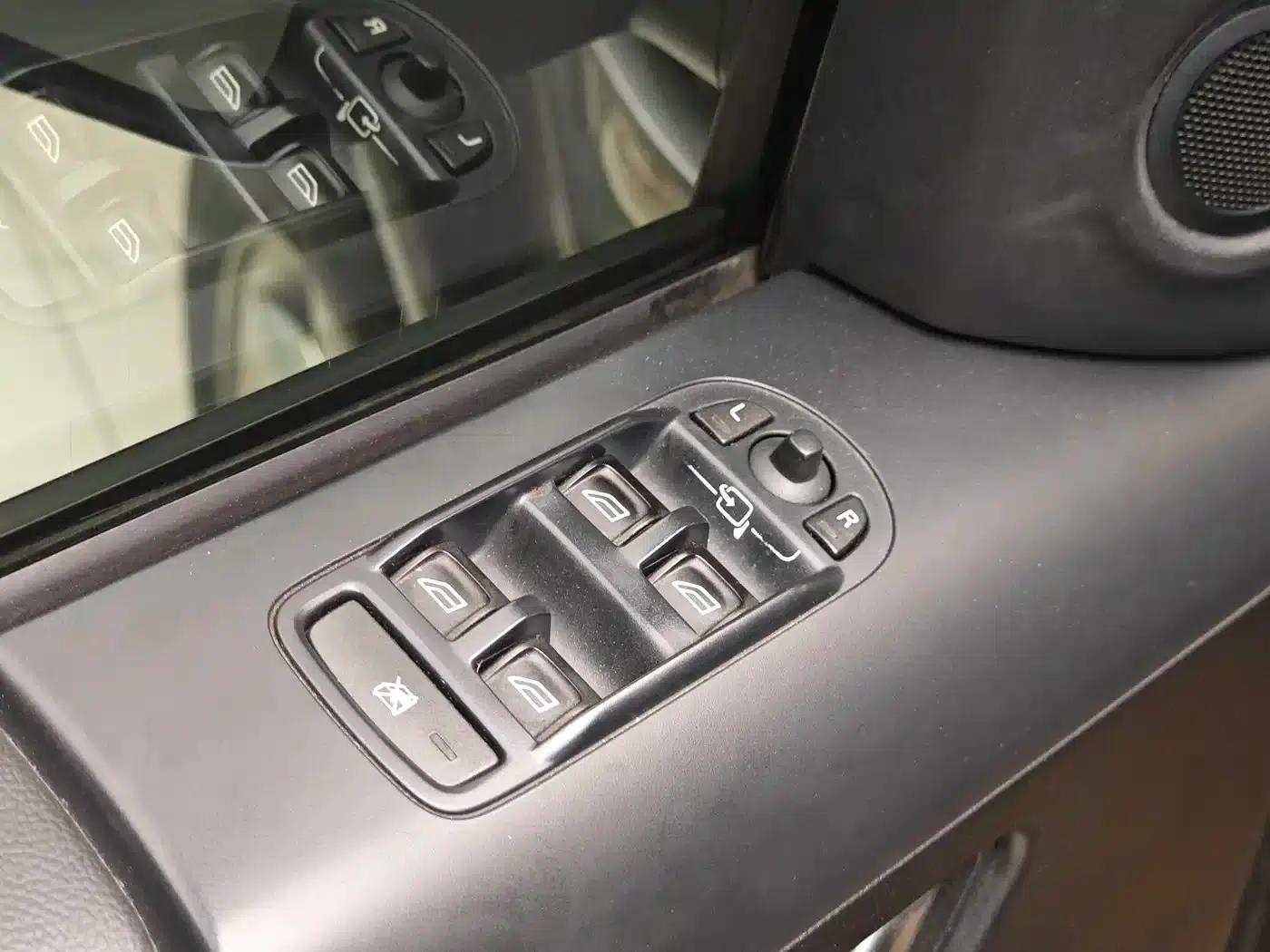 Freelander 2 2011 2.2T SD4 SE Diesel — миниатюра 8