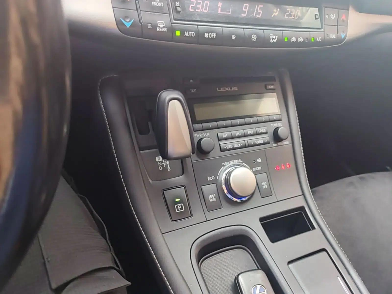 Lexus CT 2014 CT200h Elite Edition Monochrome — миниатюра 17