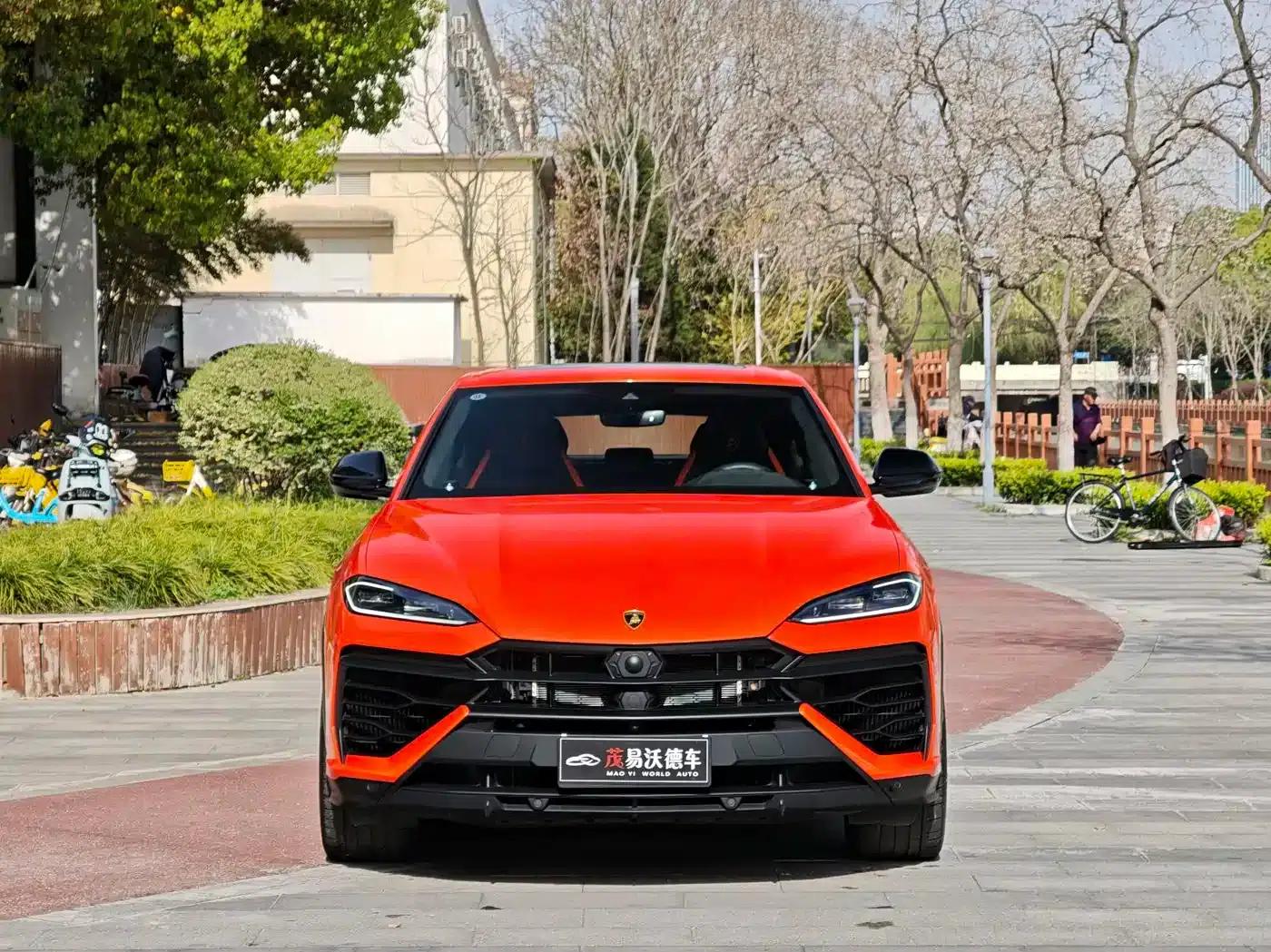 2025 Urus SE 4.0T Standard Edition — миниатюра 2