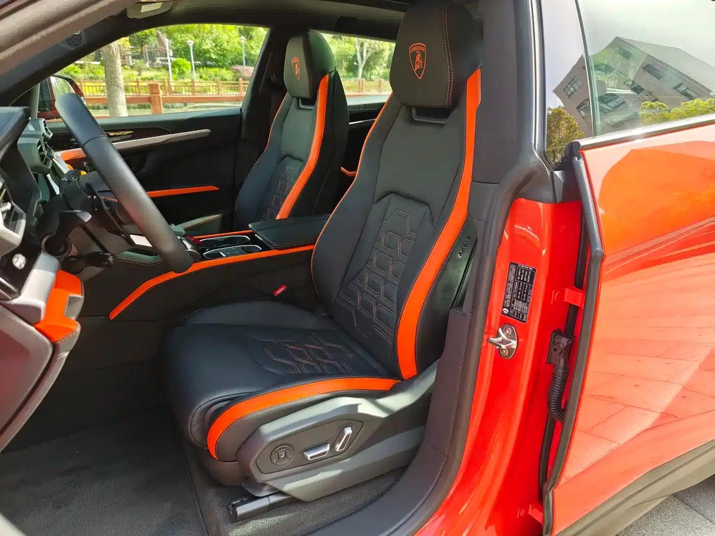 2025 Urus SE 4.0T Standard Edition — миниатюра 11