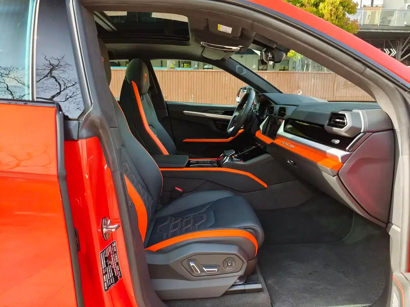 2025 Urus SE 4.0T Standard Edition — миниатюра 13