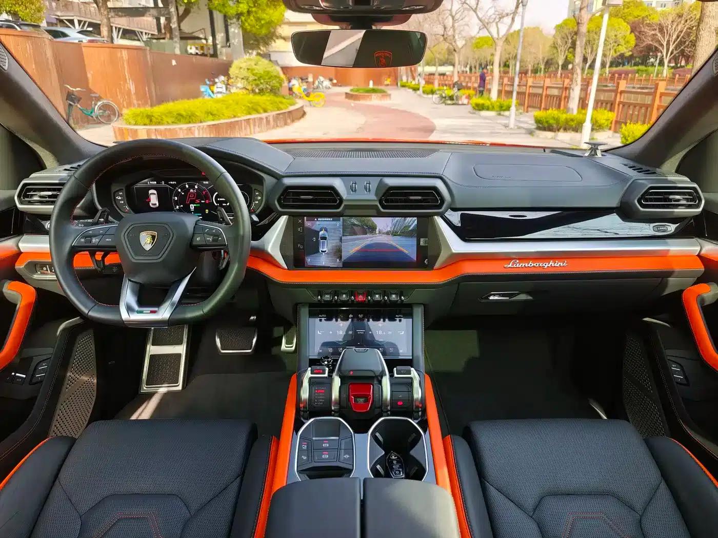 2025 Urus SE 4.0T Standard Edition — миниатюра 18