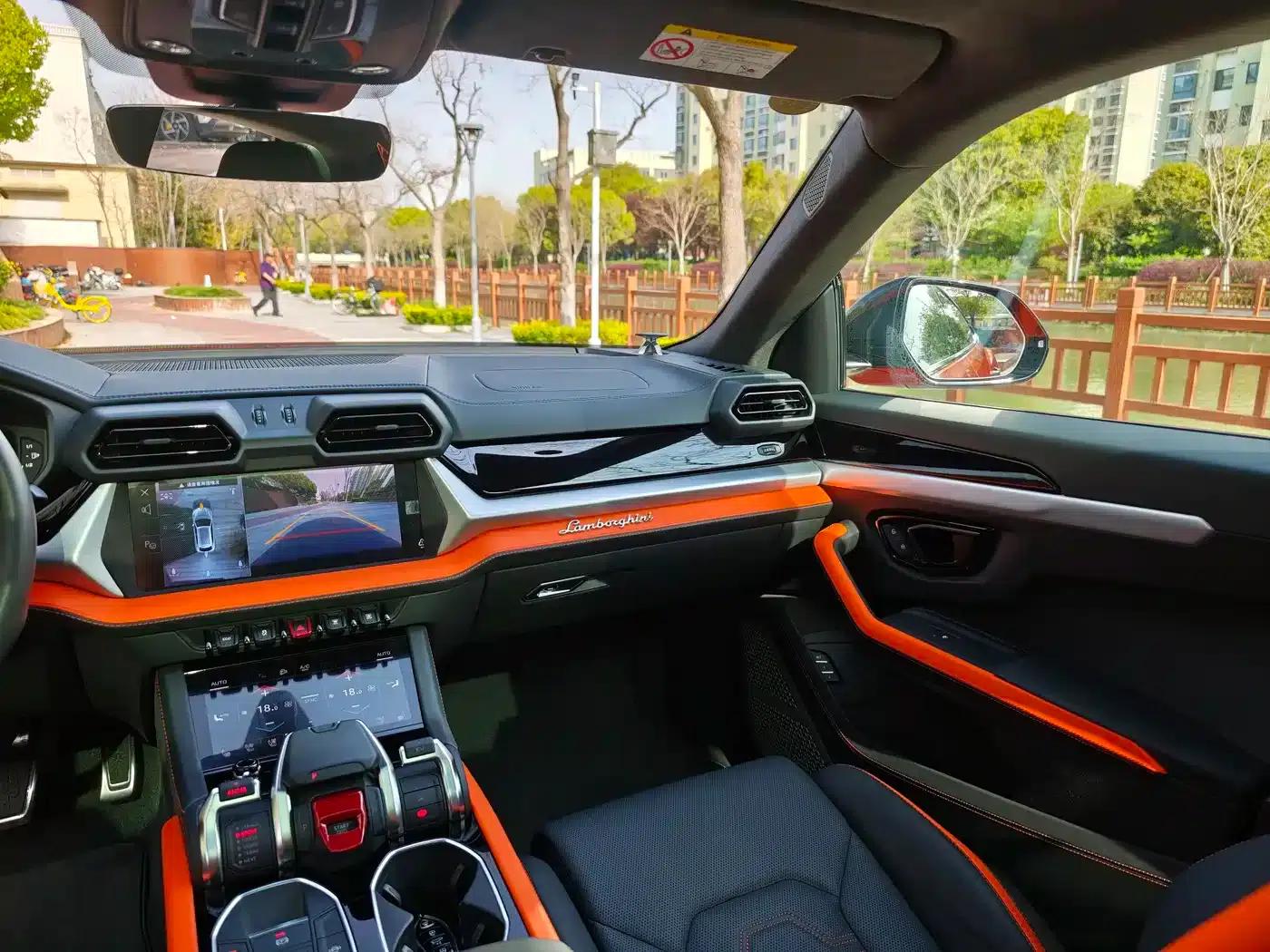 2025 Urus SE 4.0T Standard Edition — миниатюра 22