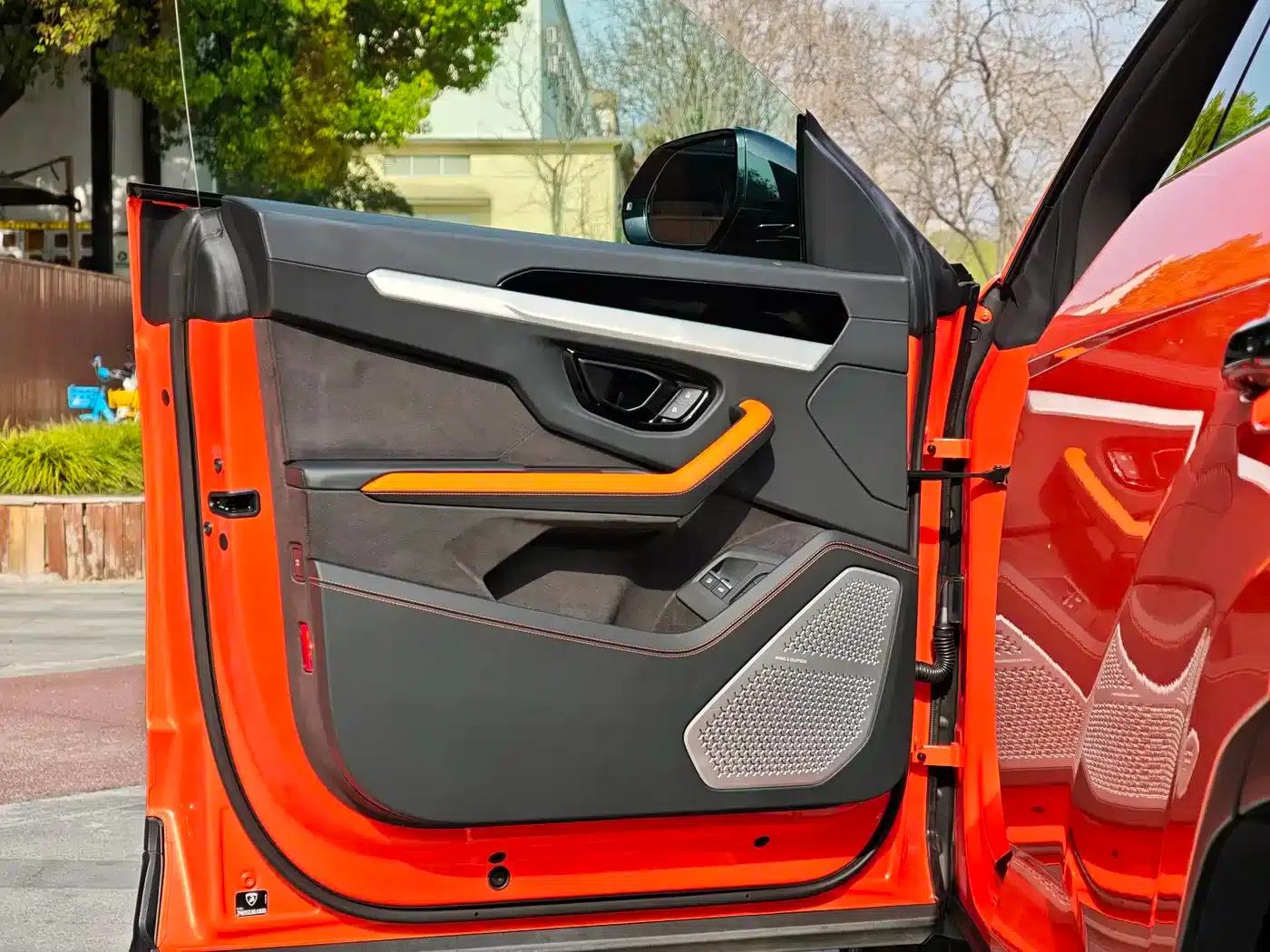 2025 Urus SE 4.0T Standard Edition — миниатюра 26