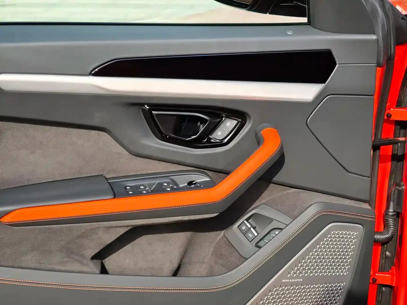 2025 Urus SE 4.0T Standard Edition — миниатюра 27