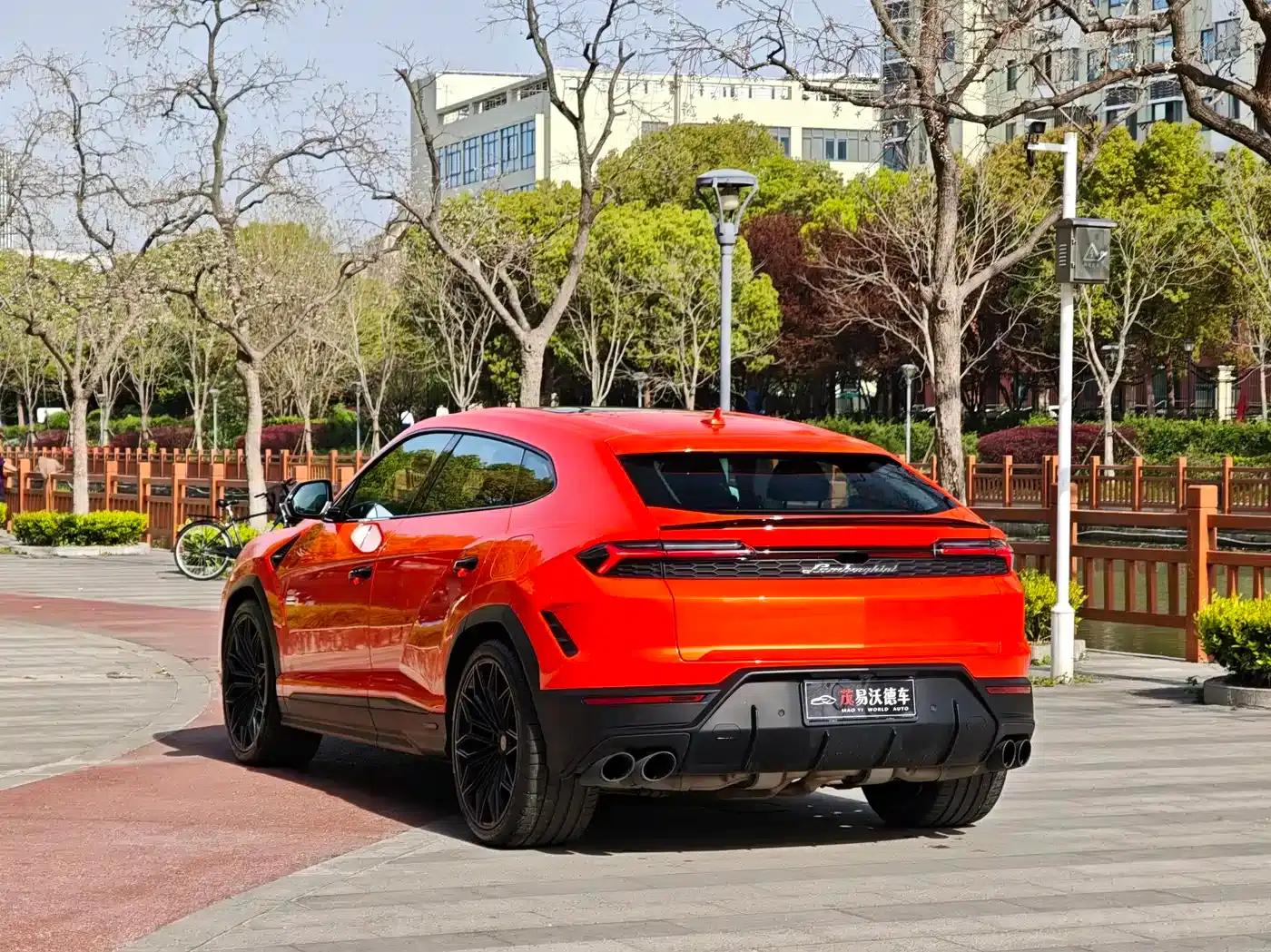 2025 Urus SE 4.0T Standard Edition — миниатюра 4