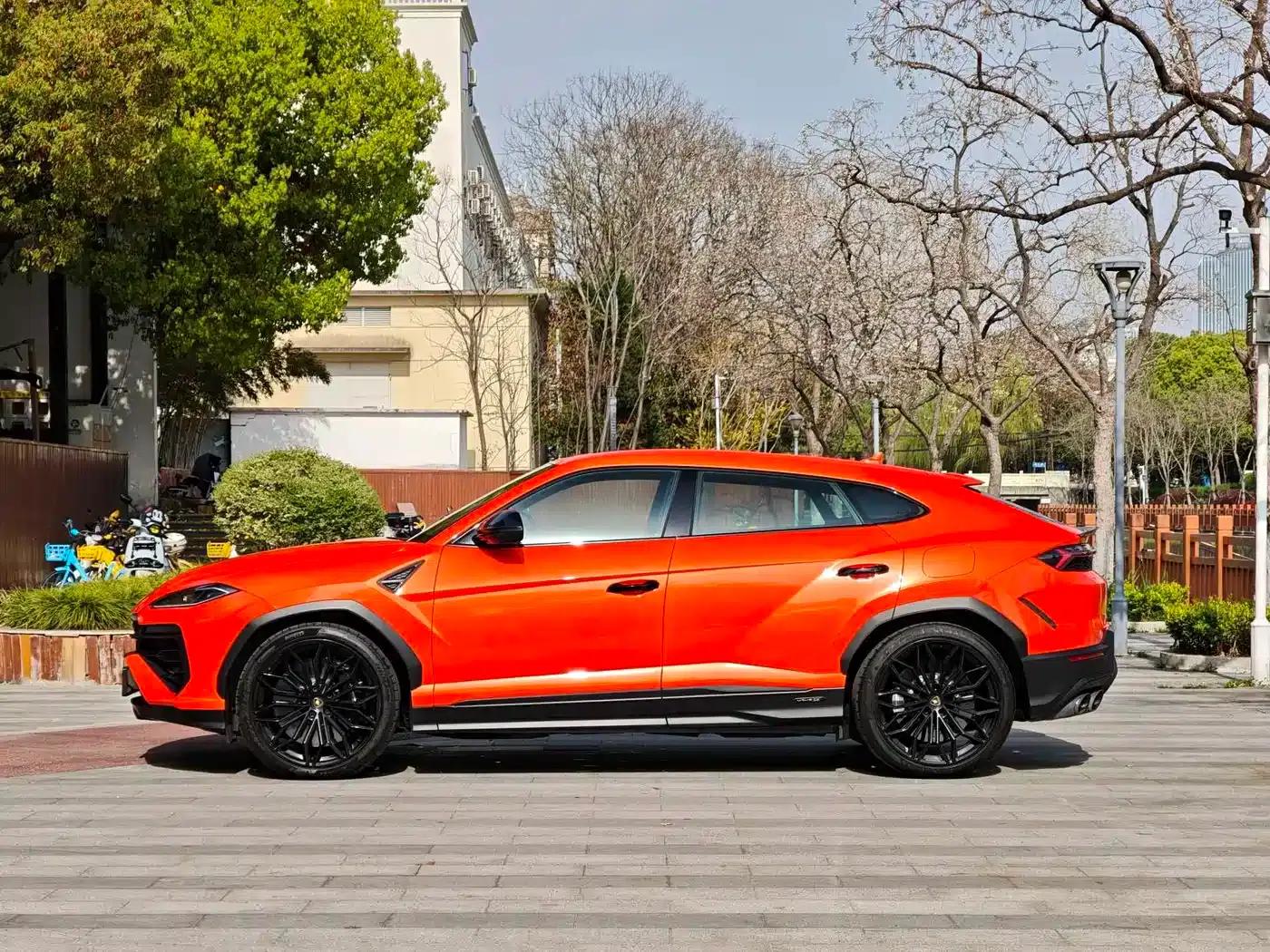 2025 Urus SE 4.0T Standard Edition — миниатюра 7
