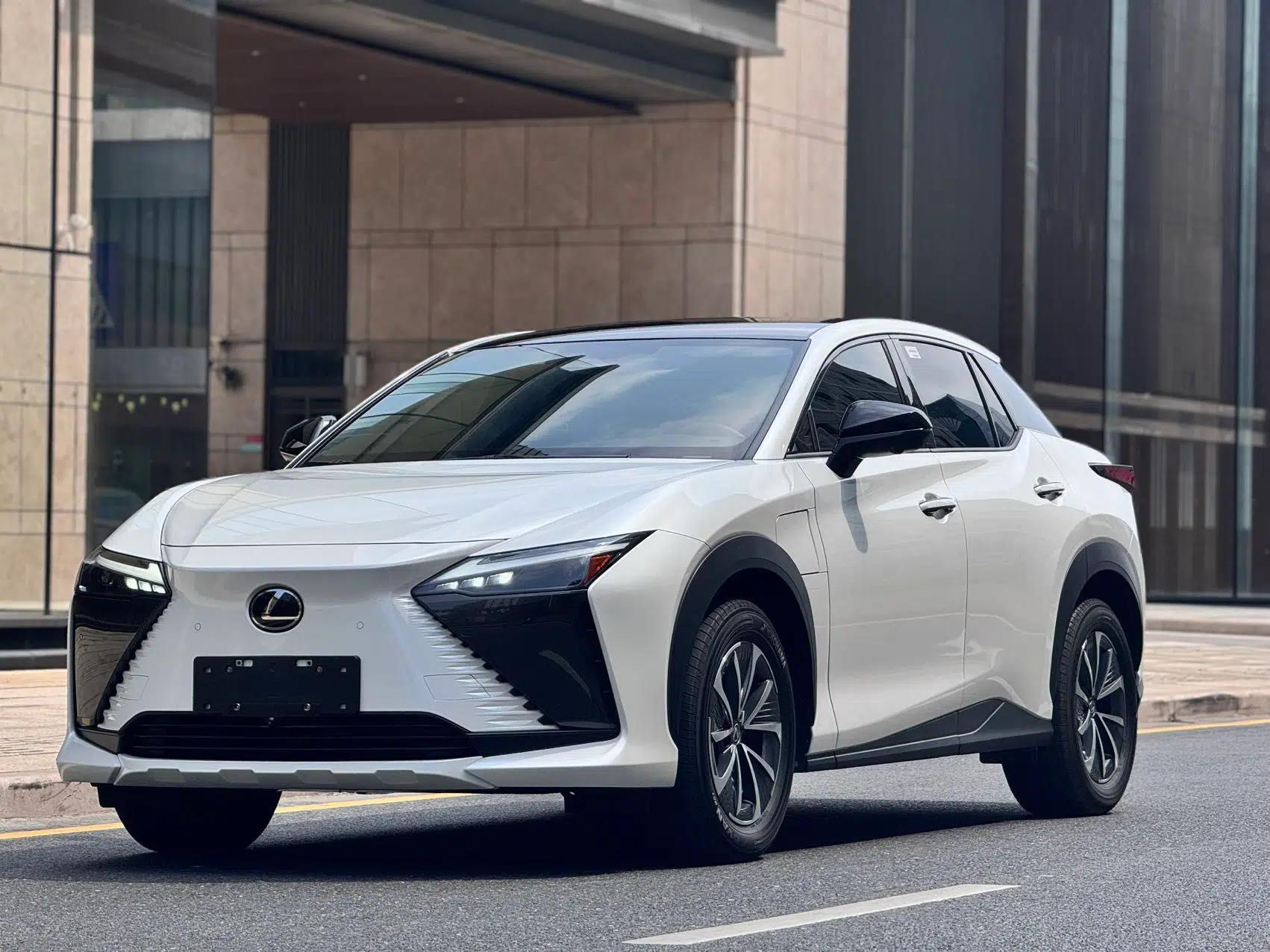 Lexus RZ 2023 450e All-Wheel Drive Luxury Edition — миниатюра 1