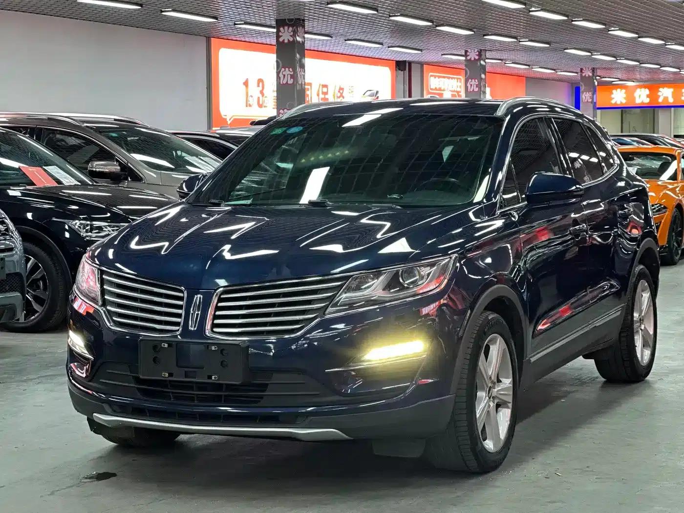 Lincoln MKC 2017 2.0T Two-Wheel Drive Premium Edition — миниатюра 1