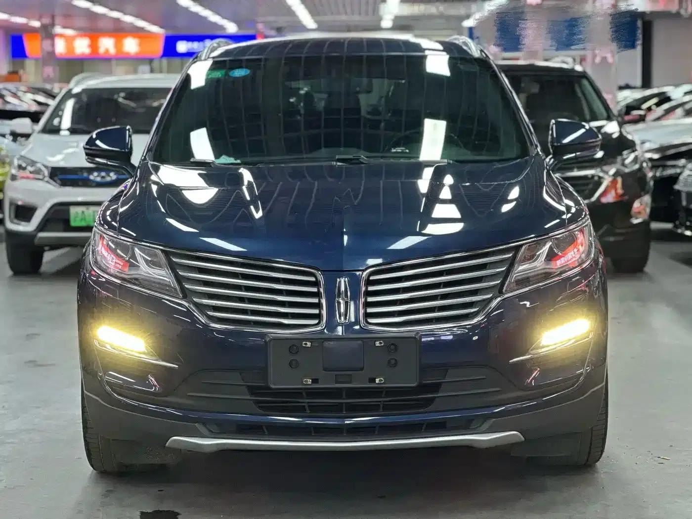 Lincoln MKC 2017 2.0T Two-Wheel Drive Premium Edition — миниатюра 2