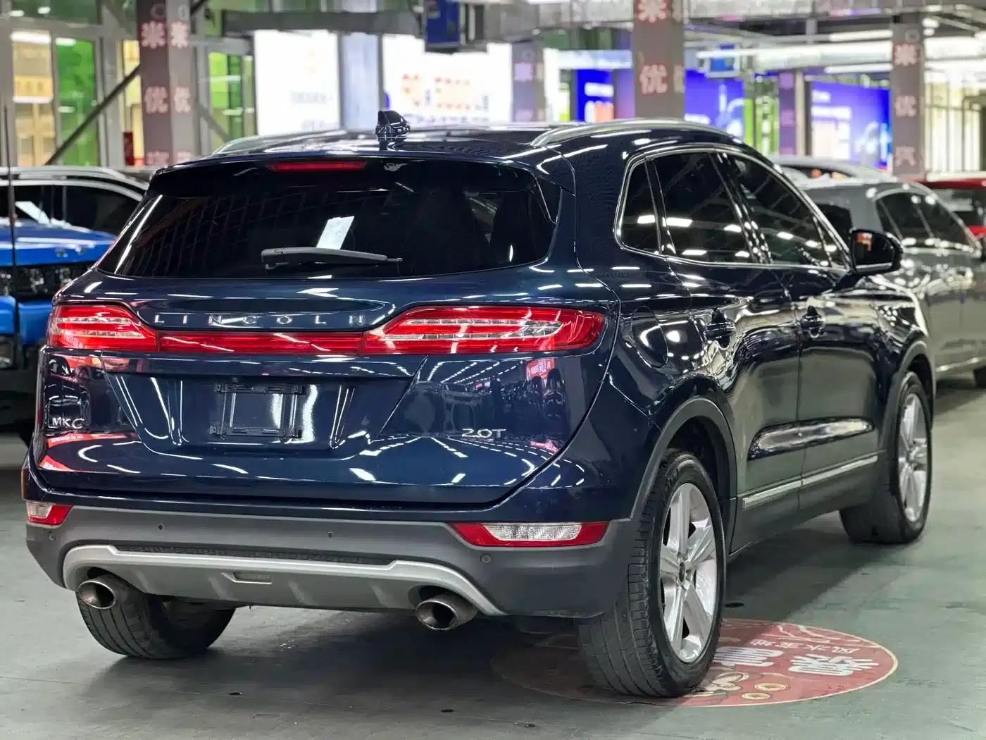 Lincoln MKC 2017 2.0T Two-Wheel Drive Premium Edition — миниатюра 6