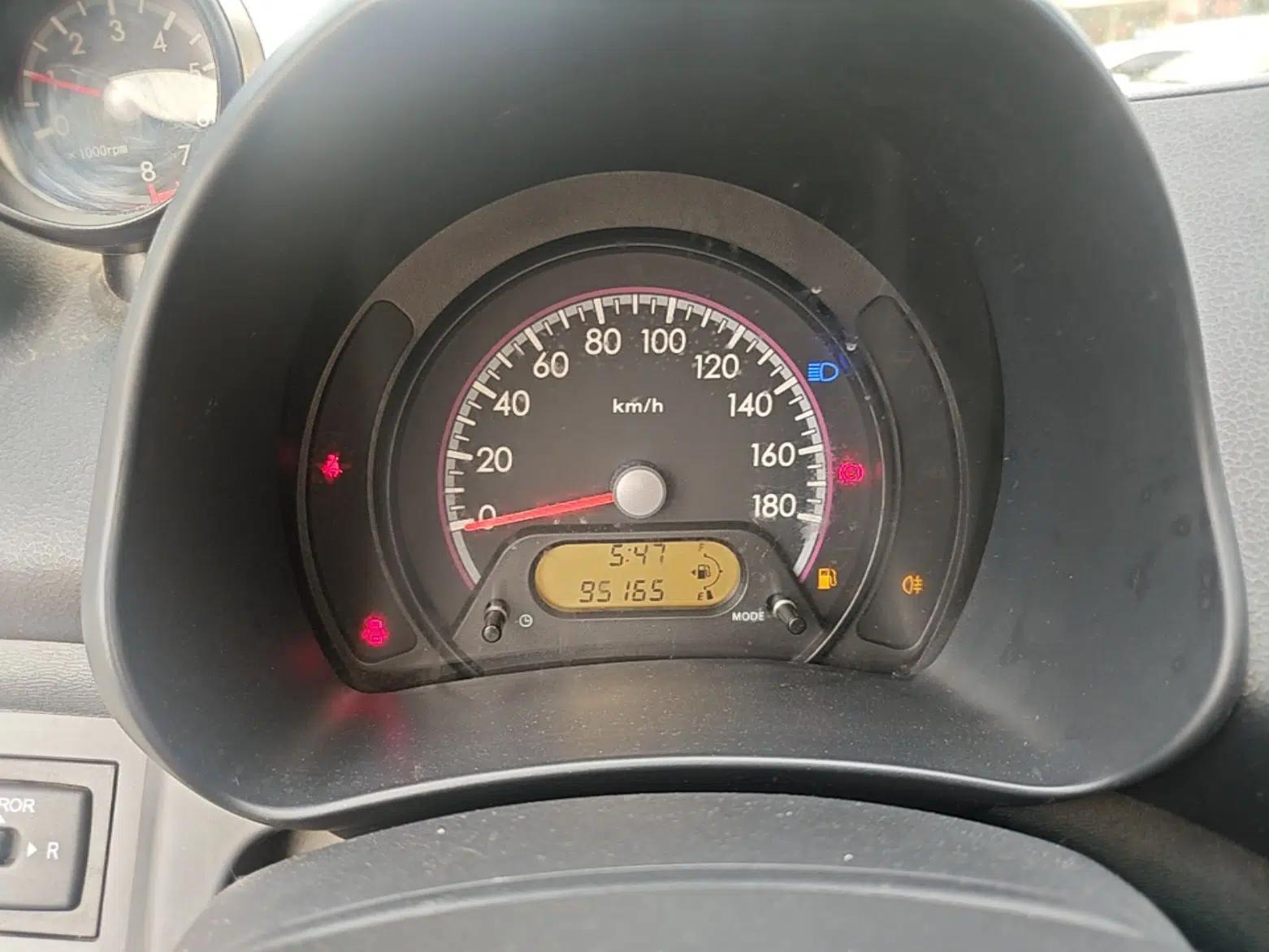 Suzuki Alto 2013 1.0L Manual Luxury Model — миниатюра 15