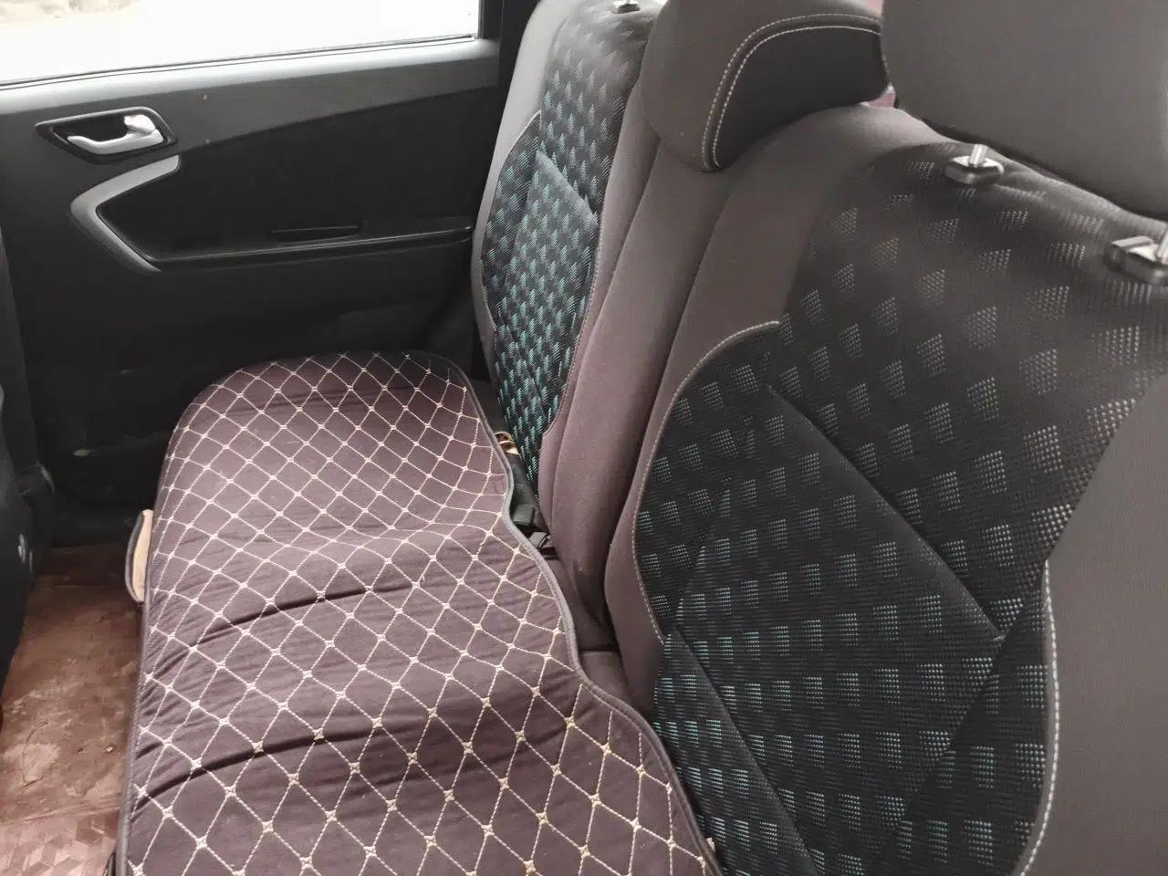 Suzuki Liana A6 2014 Hatchback 1.4L Manual Enjoyment Model — миниатюра 18