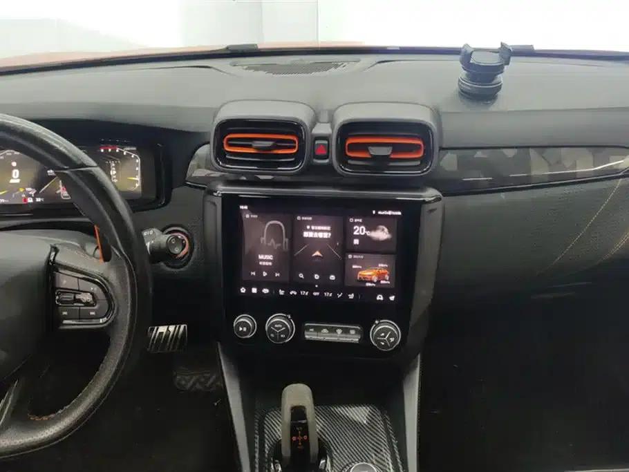 Lynk & Co 02 Hatchback 2021 2.0TD Halo — миниатюра 13