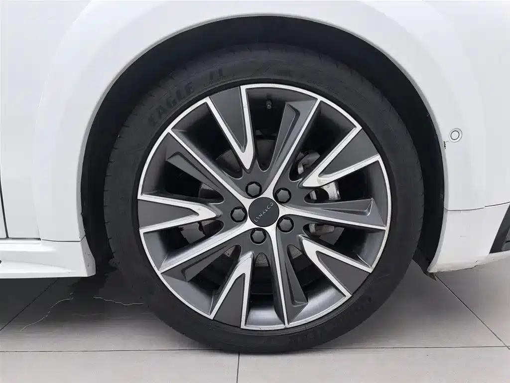 Lynk & Co 02 Hatchback 2022 2.0TD Pro — миниатюра 17