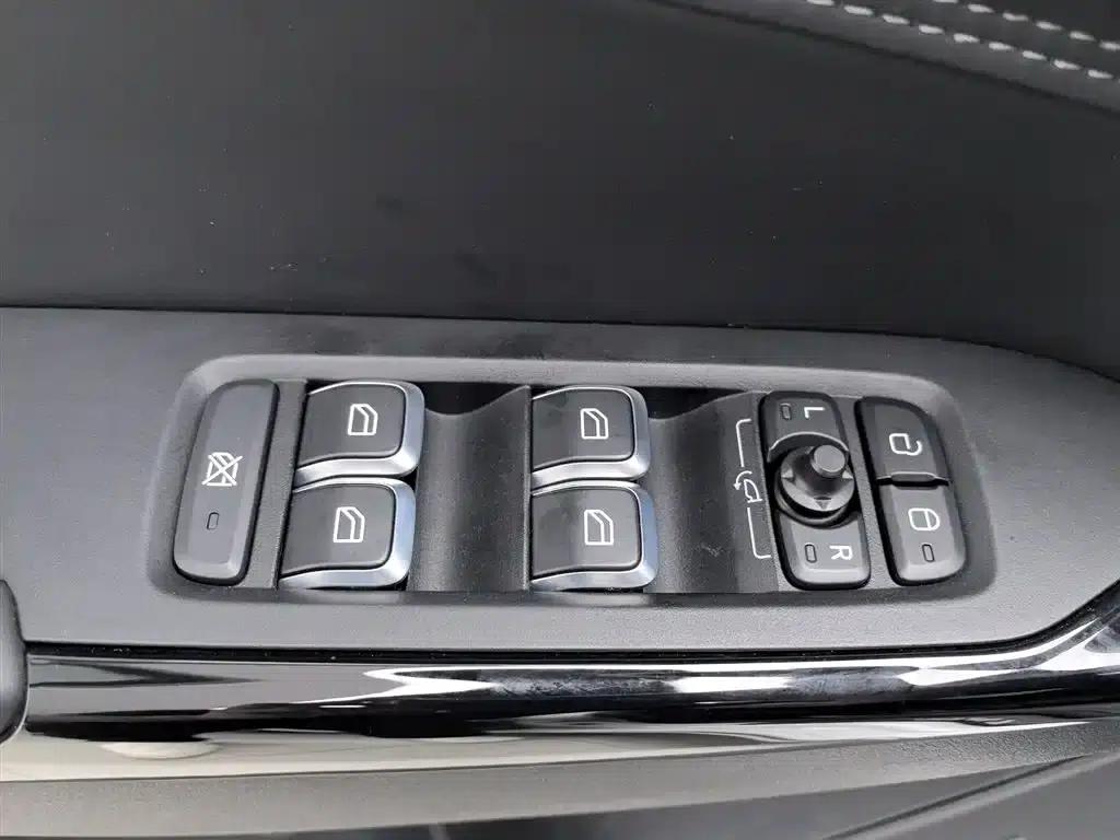 Lynk & Co 02 Hatchback 2022 2.0TD Pro — миниатюра 9