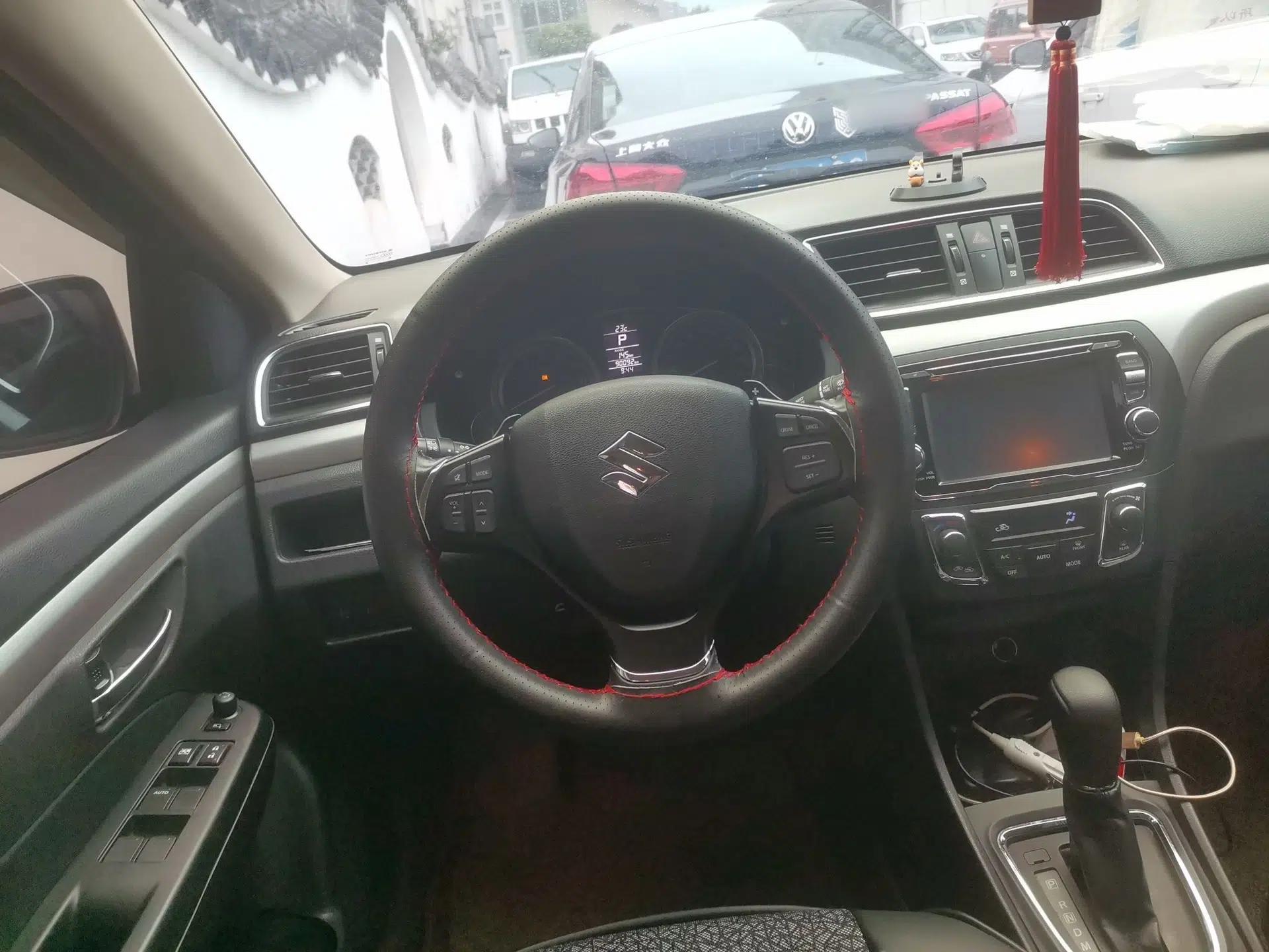 Suzuki Alivio 2015 1.6L Automatic Luxury Model — миниатюра 11