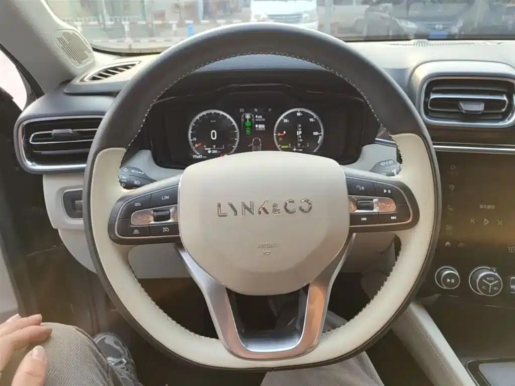 Lynk & Co 02 PHEV 2019 1.5T Pro — миниатюра 11