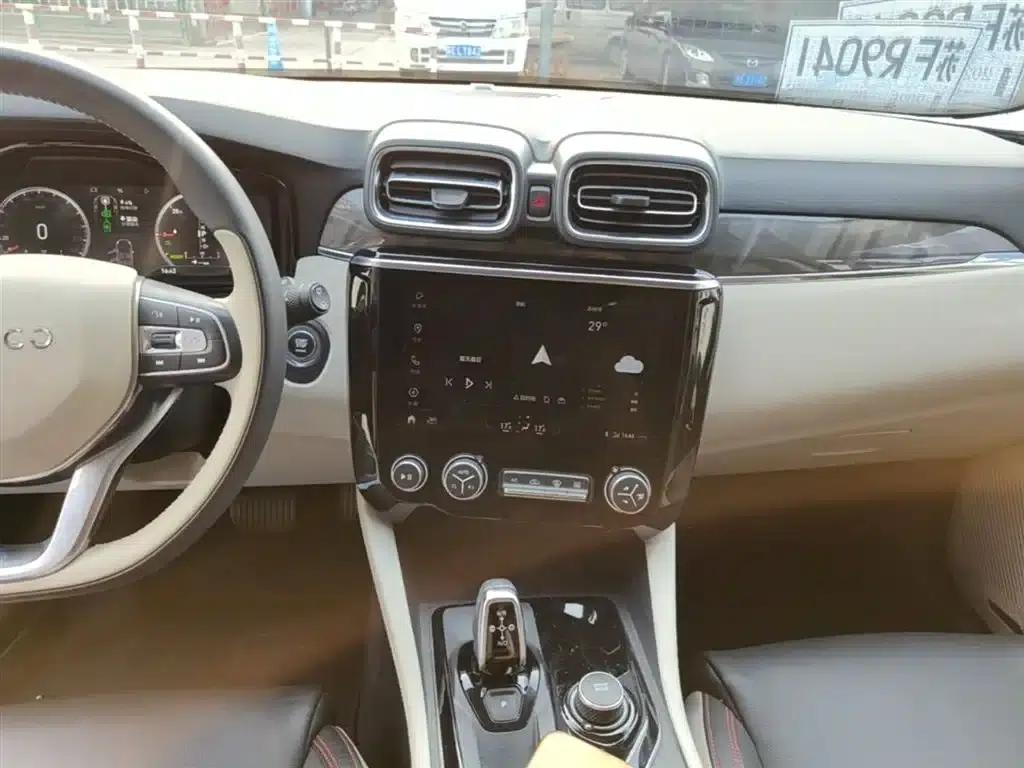 Lynk & Co 02 PHEV 2019 1.5T Pro — миниатюра 13