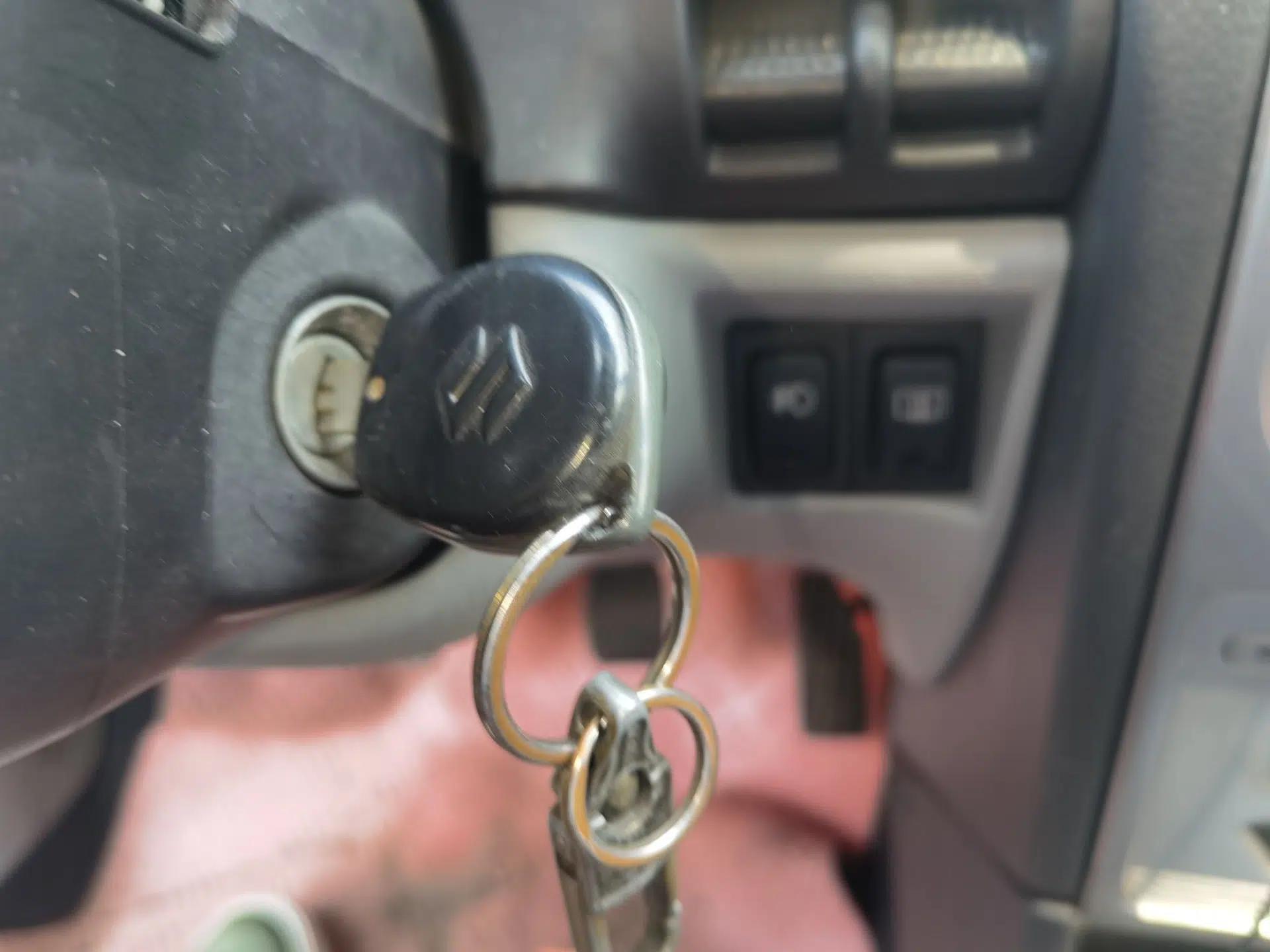 Suzuki Lingyang 2012 1.3L Comfort Version — миниатюра 9