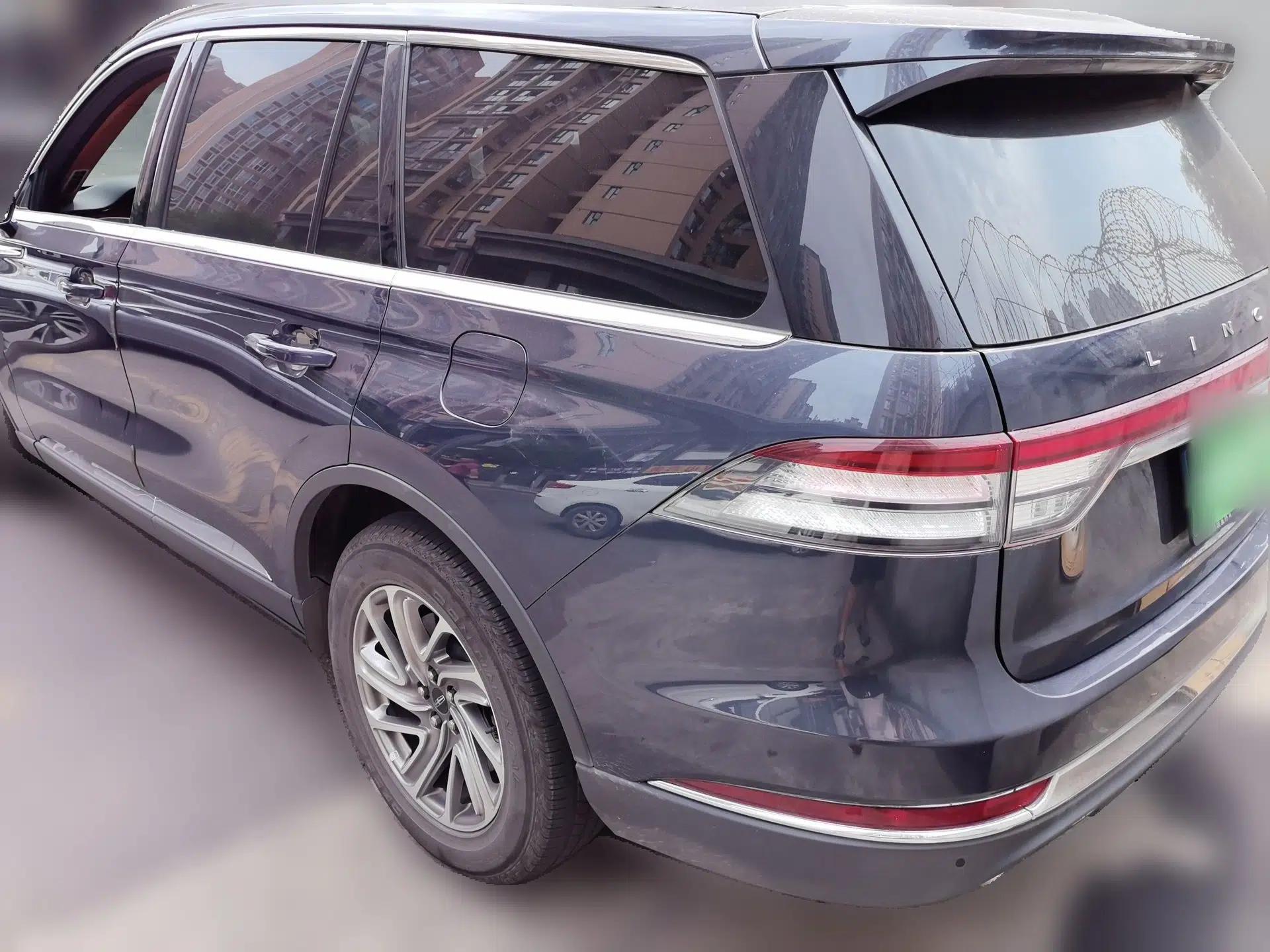 Lincoln Aviator 2020 3.0T V6 Four-Wheel Drive Premium Edition — миниатюра 4