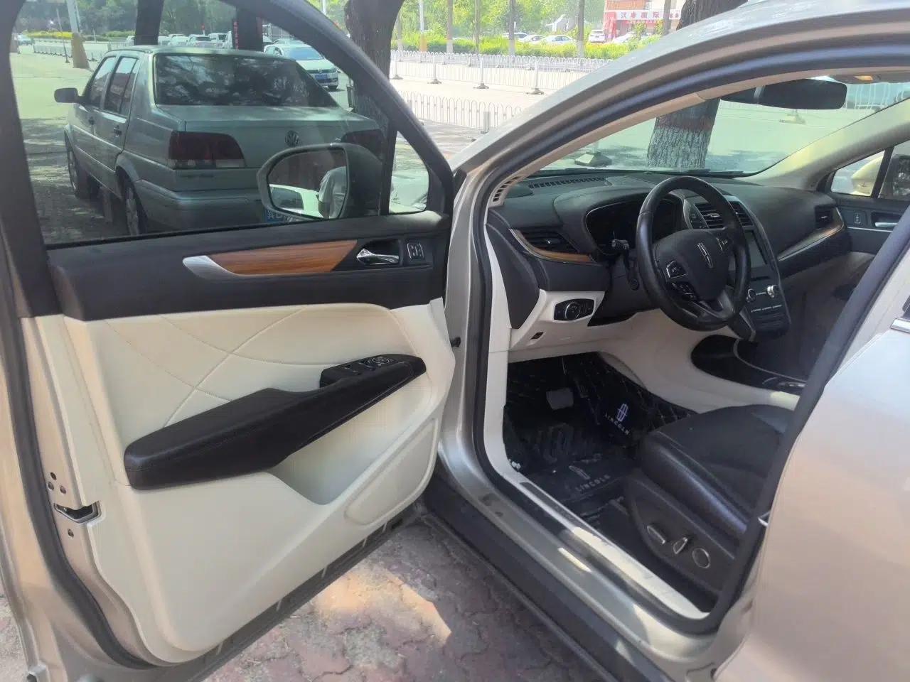 Lincoln MKC 2014 2.0T Four-Wheel Drive Prestige Edition — миниатюра 17