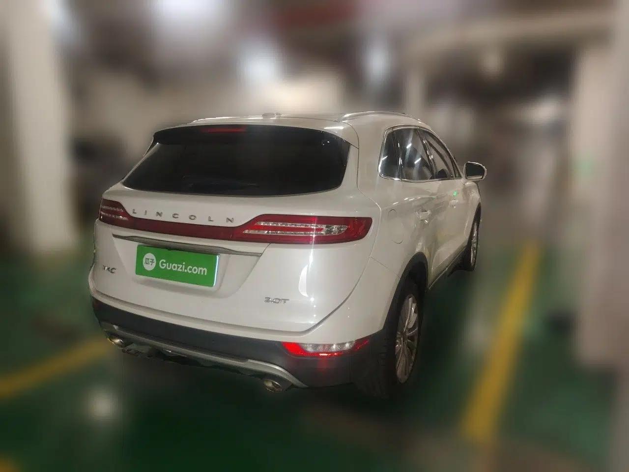 Lincoln MKC 2018 2.0T Two-Wheel Drive Deluxe Edition — миниатюра 6