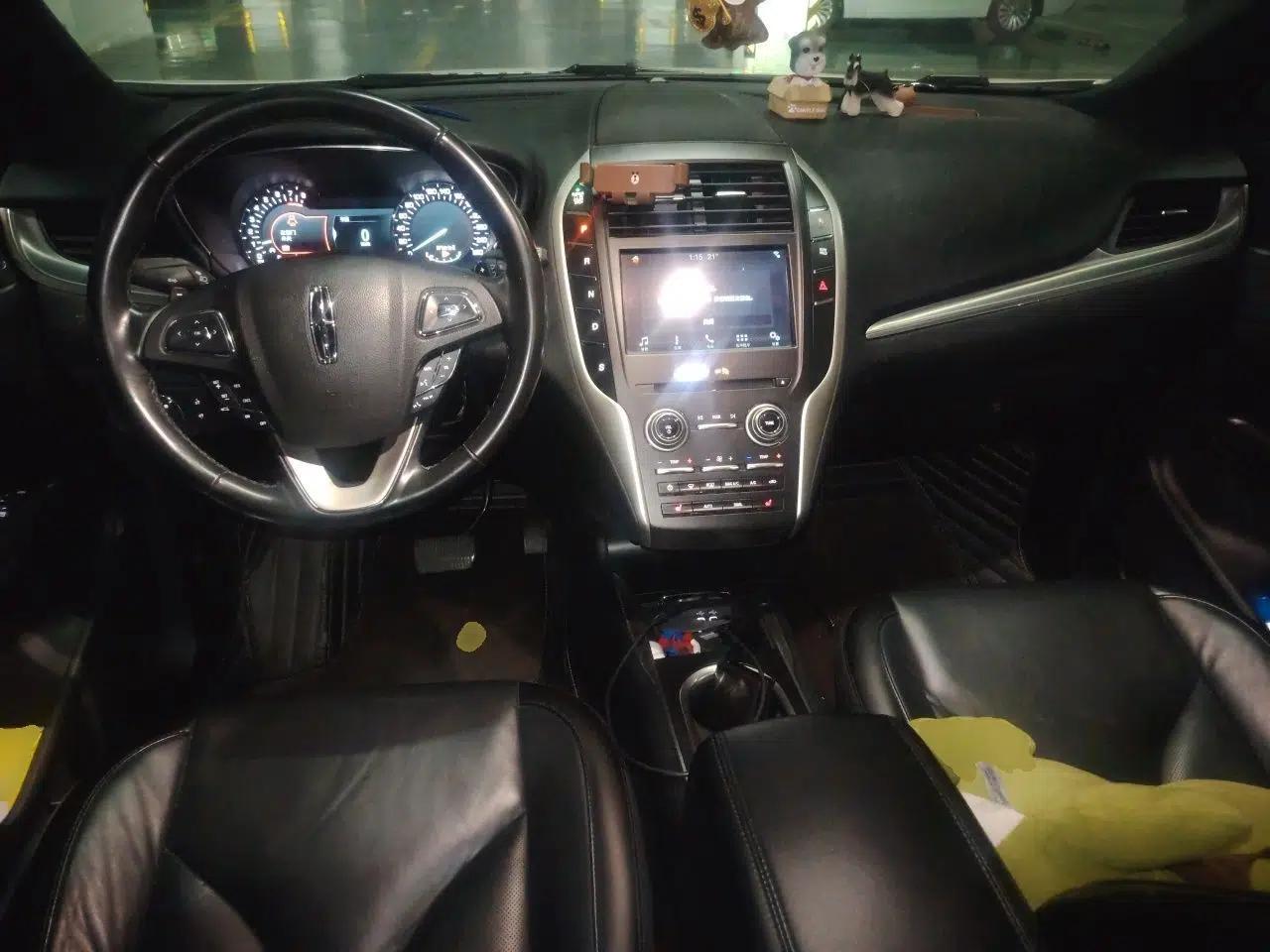 Lincoln MKC 2018 2.0T Two-Wheel Drive Deluxe Edition — миниатюра 10