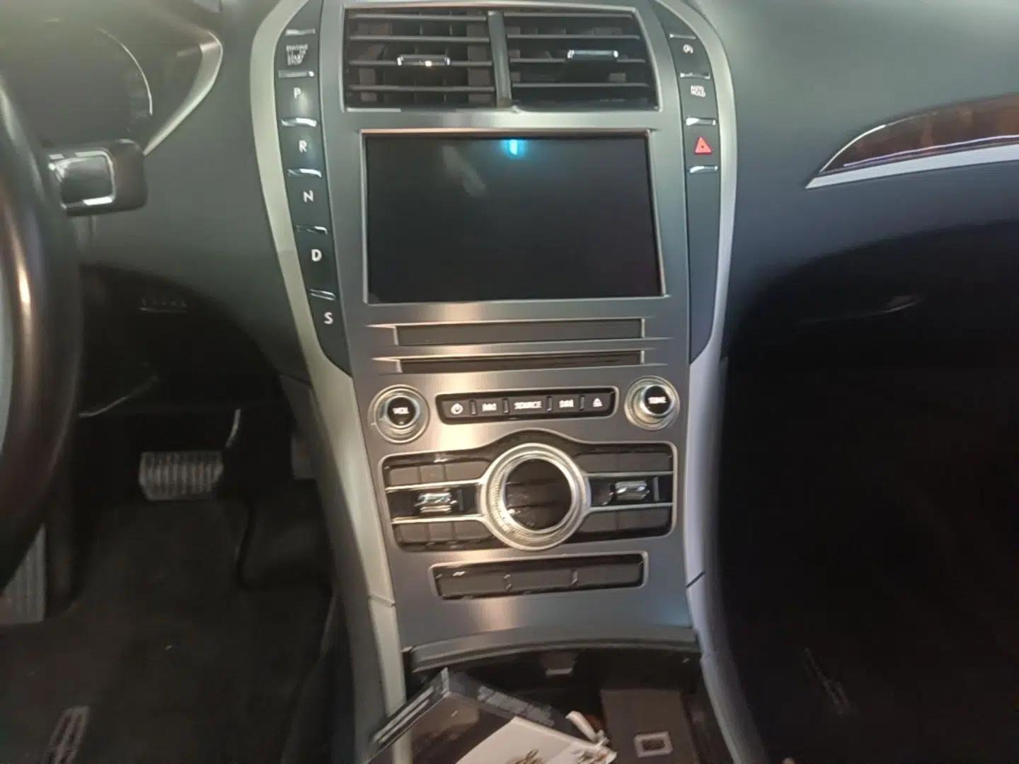 Lincoln MKZ 2018 2.0T Premium Edition — миниатюра 15