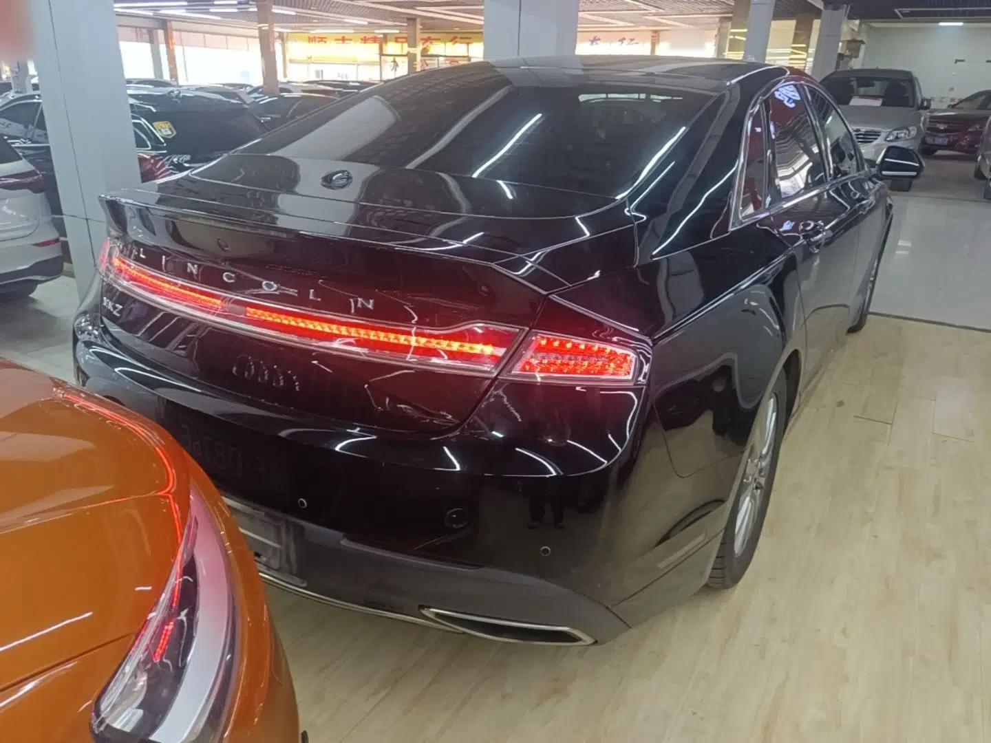 Lincoln MKZ 2018 2.0T Premium Edition — миниатюра 4