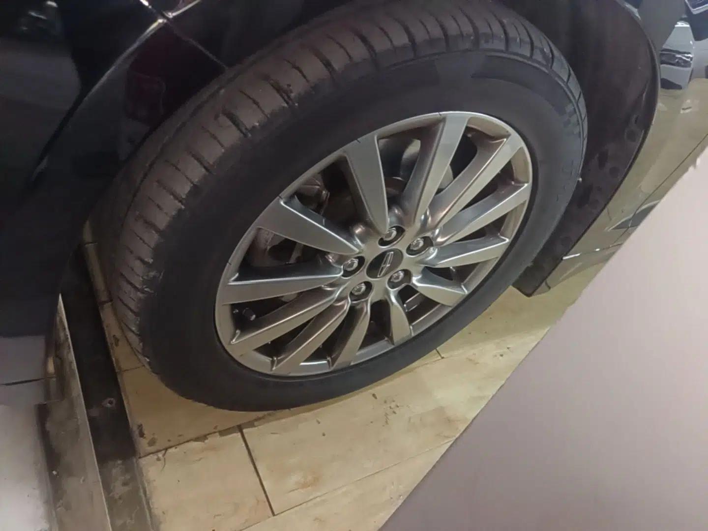 Lincoln MKZ 2018 2.0T Premium Edition — миниатюра 9