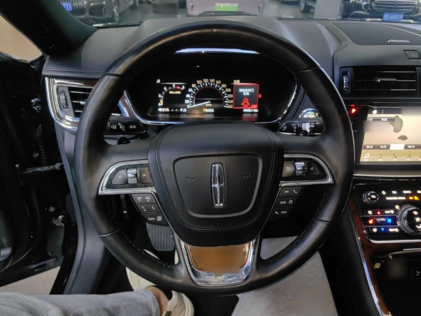 Lincoln Continental 2017 2.0T Two-Wheel Drive Prestige Edition — миниатюра 13