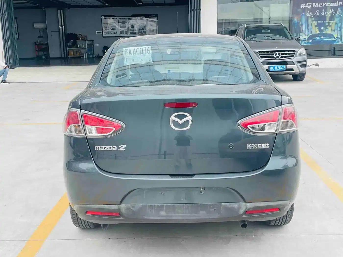 Mazda2 2012 Sedan Dynamic 1.5L Automatic Fashion Edition — миниатюра 9