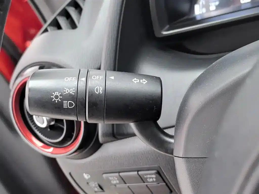 Mazda CX-3 2018 2.0L Automatic Luxury — миниатюра 21