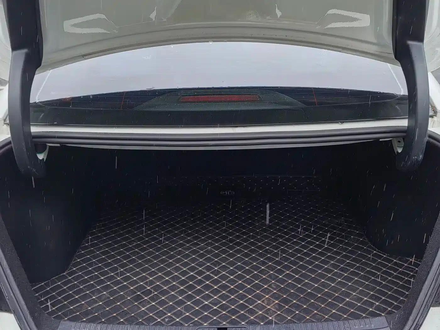 MG5 Scorpio 2022 1.5T Trophy Sport Luxury Edition — миниатюра 13