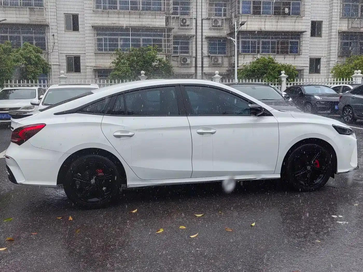 MG5 Scorpio 2022 1.5T Trophy Sport Luxury Edition — миниатюра 18