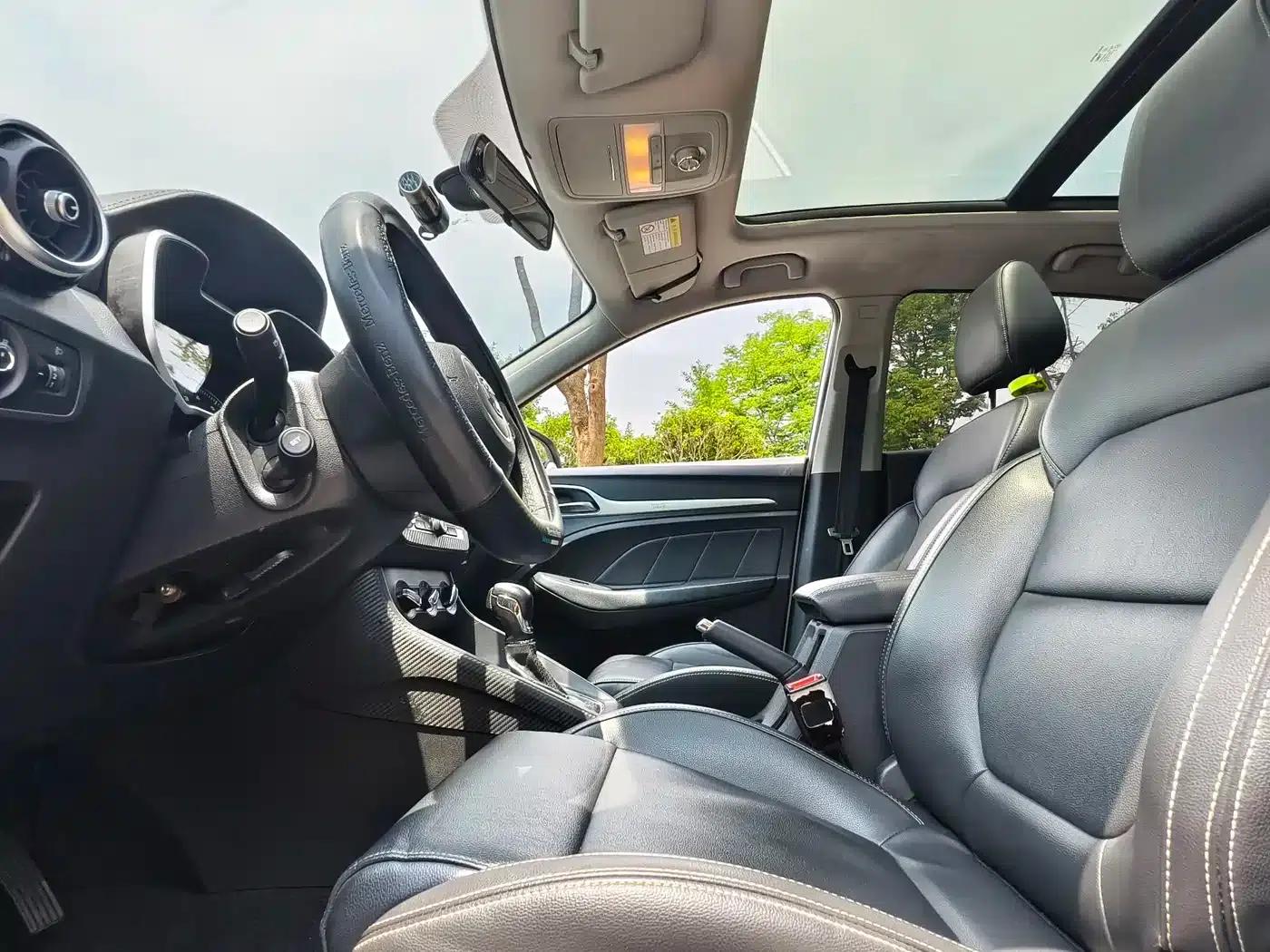 2015 Toyota GT 1.5T Automatic Luxury Edition — миниатюра 7