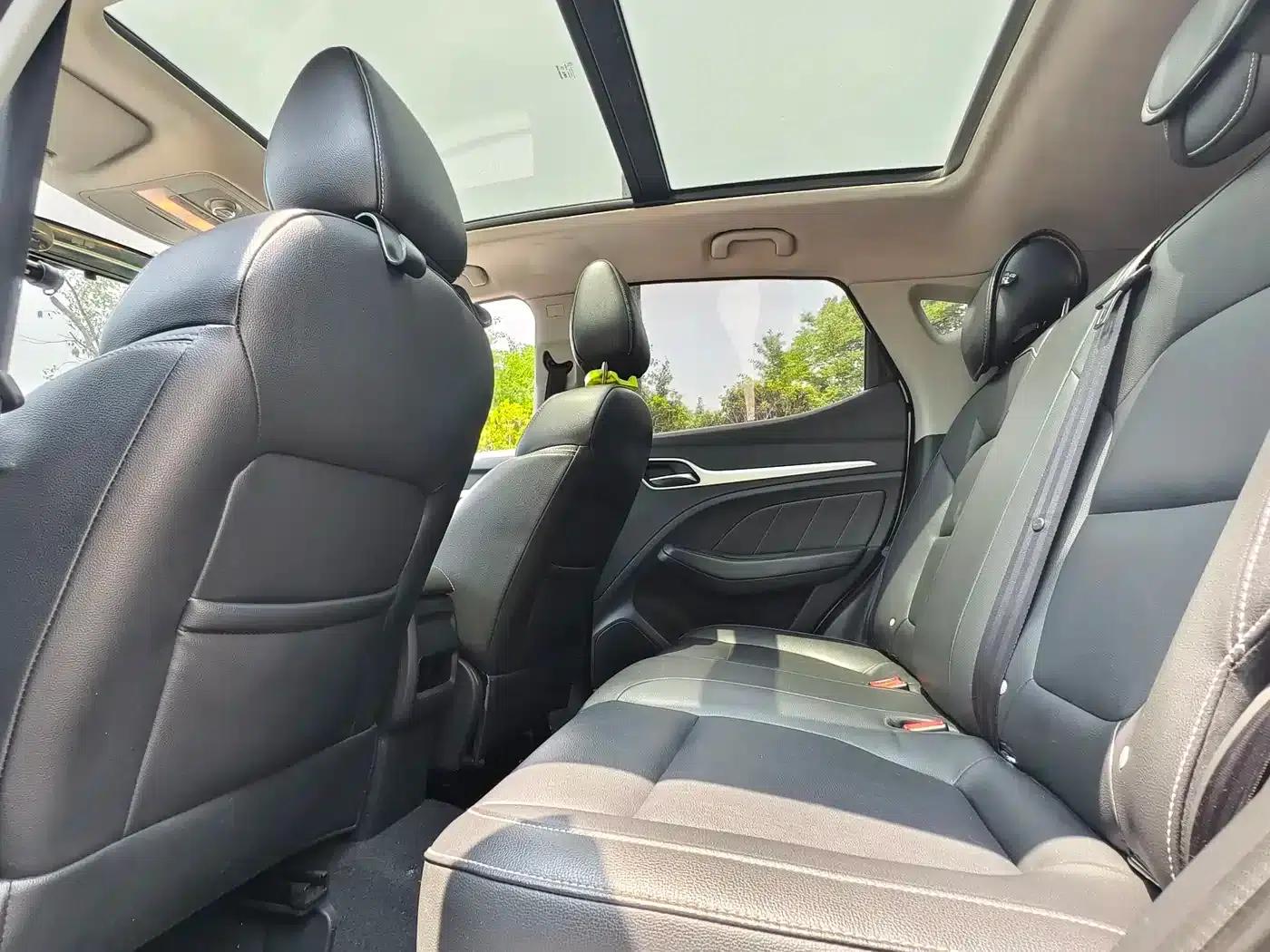 2015 Toyota GT 1.5T Automatic Luxury Edition — миниатюра 8