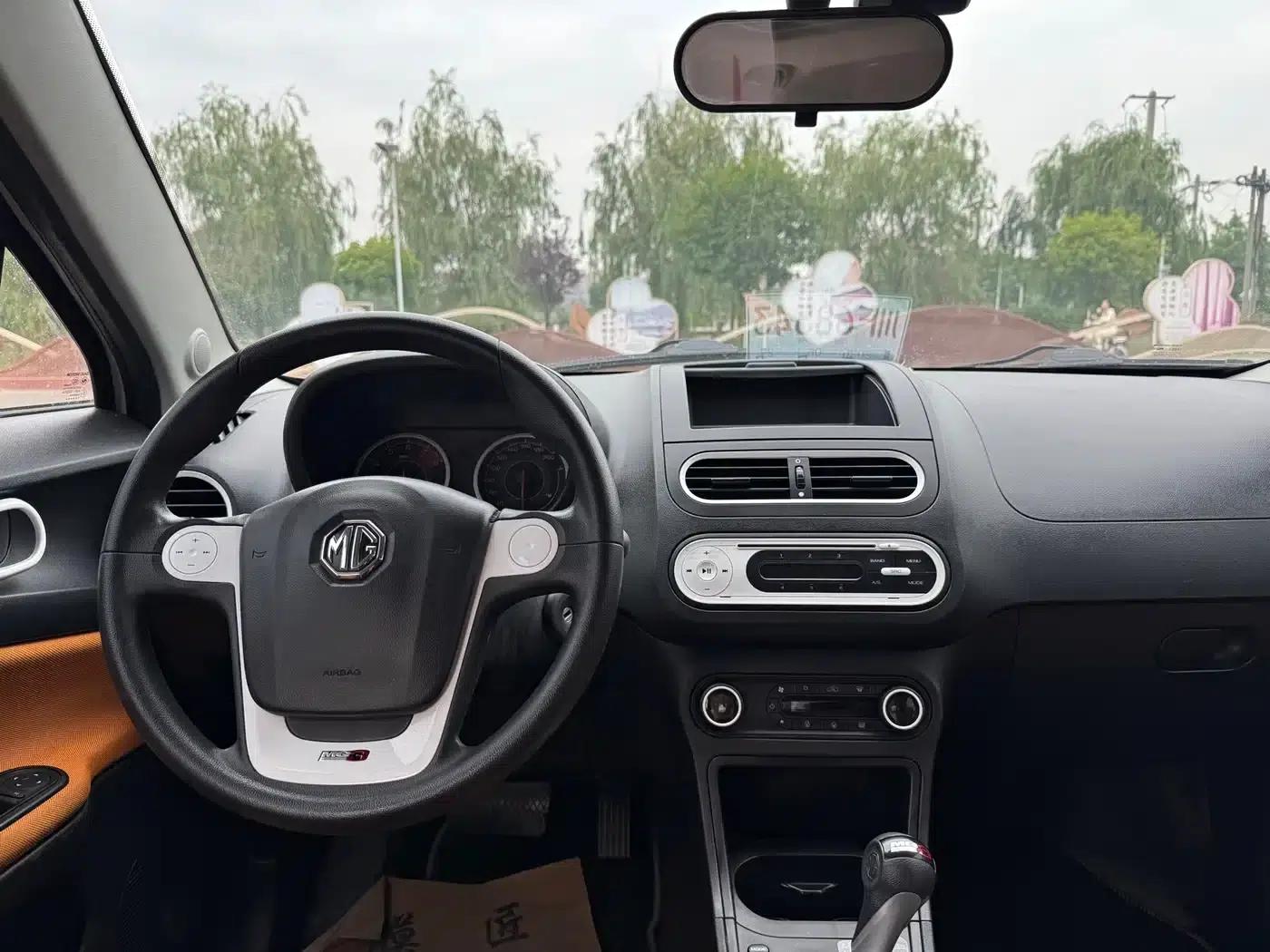MG3SW 2015 1.5L AMT Elite — миниатюра 17
