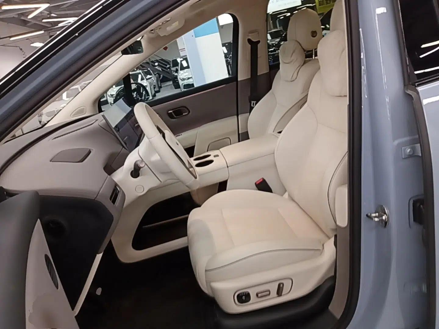 Li Auto i8 2025 Model Standard Version — миниатюра 13