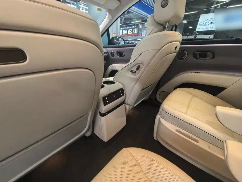 Li Auto i8 2025 Model Standard Version — миниатюра 25