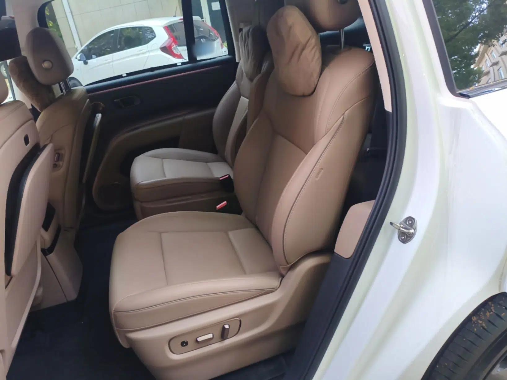 Li Auto i8 2025 Model Standard Version — миниатюра 20