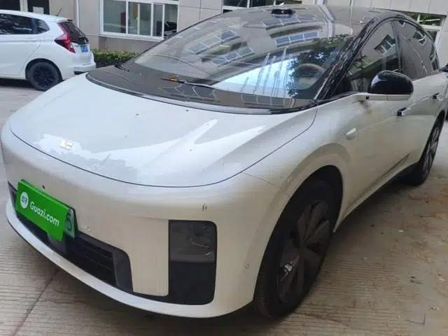 Li Auto i8 2025 Model Standard Version