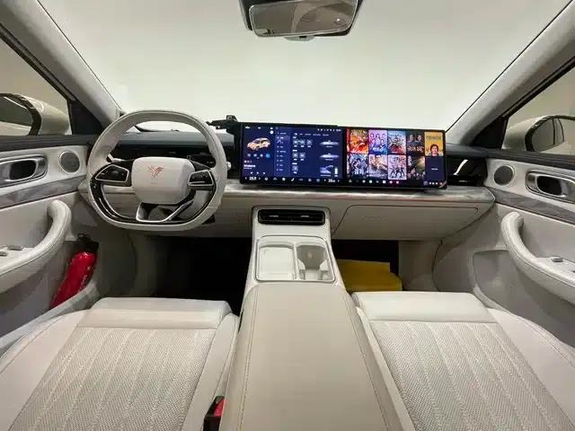 Nezha L 2024 Range Extender 310 Flash Charge Red Edition — миниатюра 7
