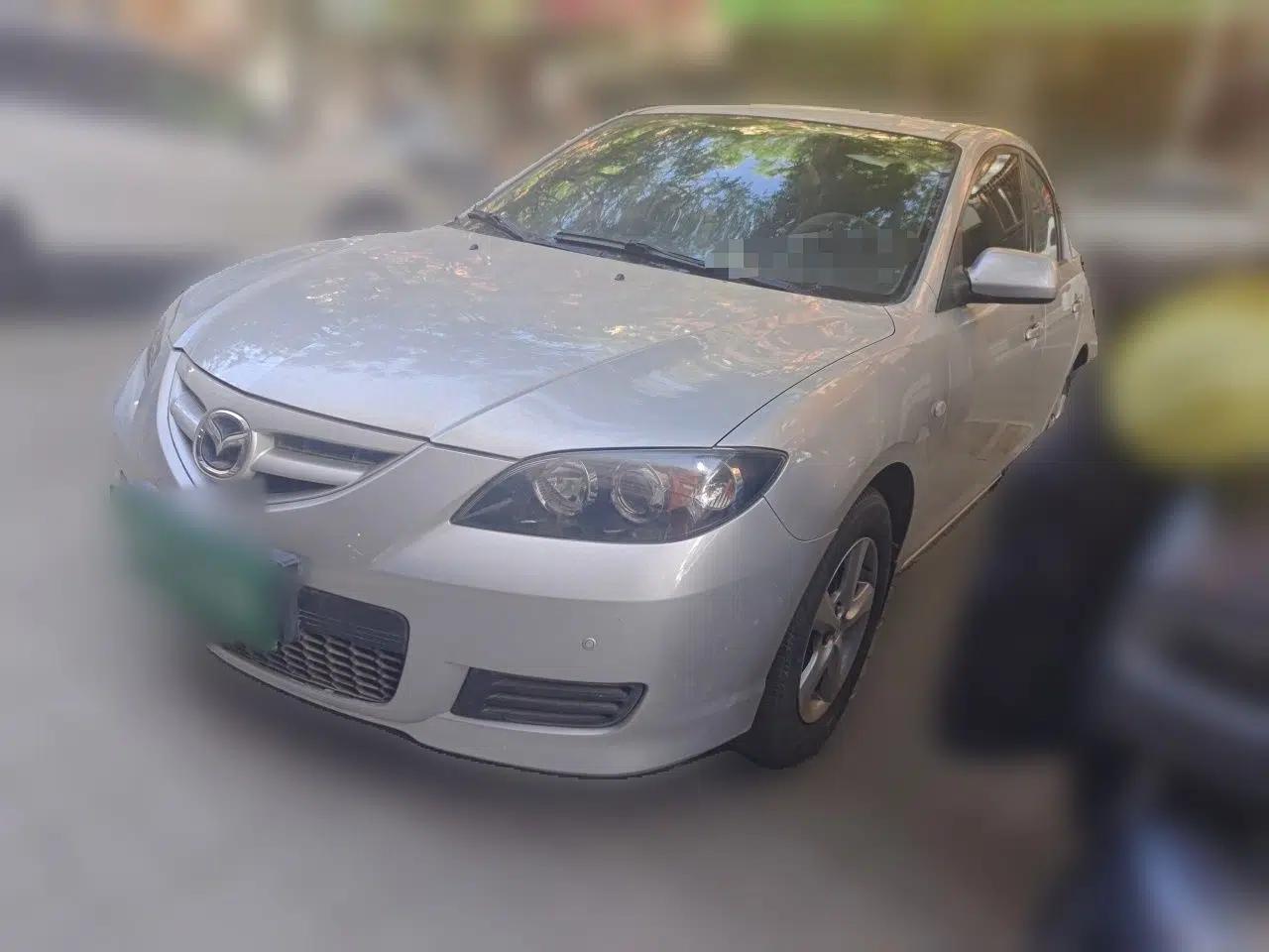 Mazda 3 2010 1.6L Manual Classic Stylish Version — миниатюра 1