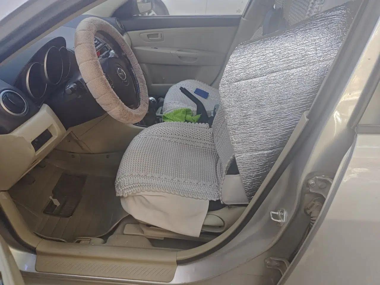 Mazda 3 2010 1.6L Manual Classic Stylish Version — миниатюра 16