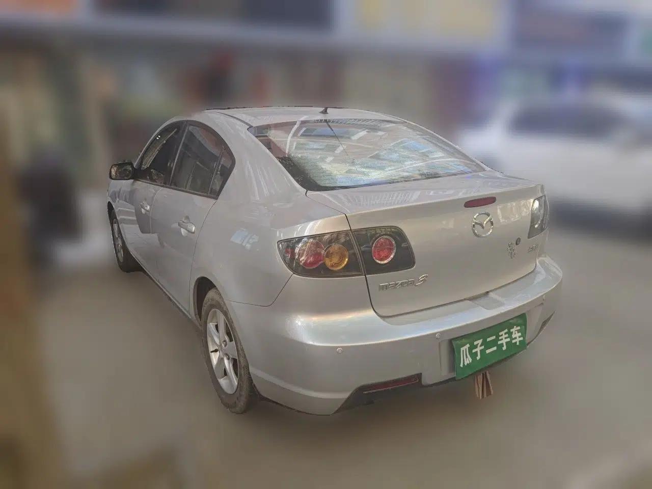 Mazda 3 2010 1.6L Manual Classic Stylish Version — миниатюра 4